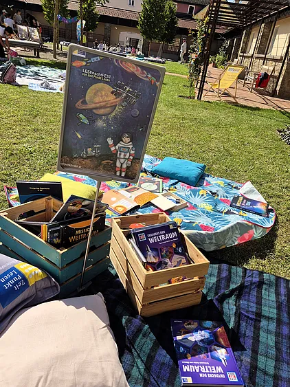 Die Themenstation Weltall mit spannenden Büchern