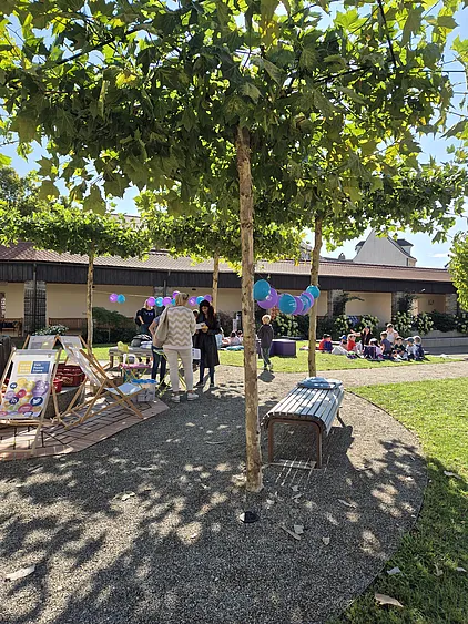 Der schöne Alumnatsgarten beim Riesen-Lesepicknick